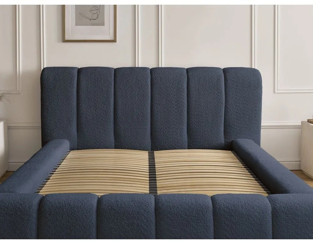 Ciemnoniebieskie tapicerowane łóżko dwuosobowe ze schowkiem i stelażem 140x190 cm Denali – Bobochic Paris