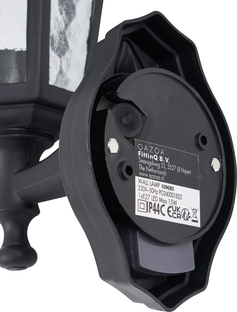 Zewnętrzna lampa ścienna czarna z czujnikiem ruchu IP44 - New Haven Hammered