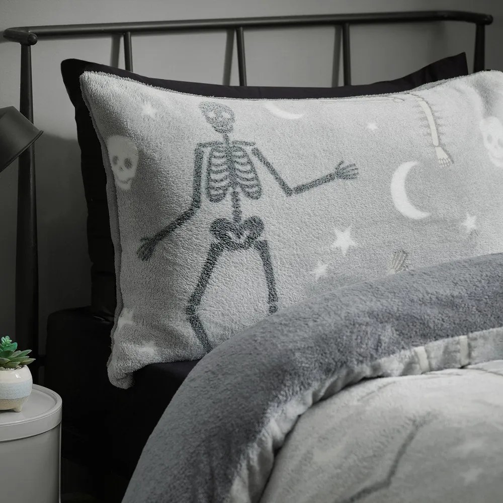 Szara fluorescencyjna pościel dziecięca jednoosobowa z mikropluszu 135x200 cm Halloween Skeleton – Catherine Lansfield