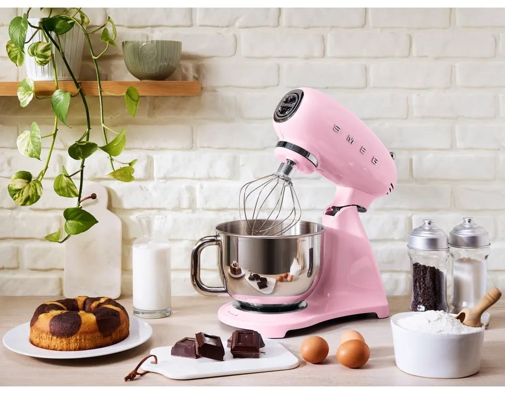 Różowy robot kuchenny Retro Style – SMEG