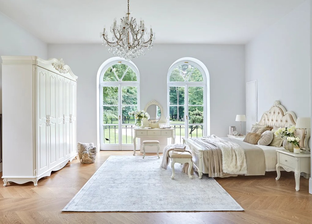 Łóżko glamour pikowane 180x200 cm ecru z kryształkami Chiara. Łóżko francuskie z tapicerowanym zagłówkiem. Meble w stylu francuskim La Perle.