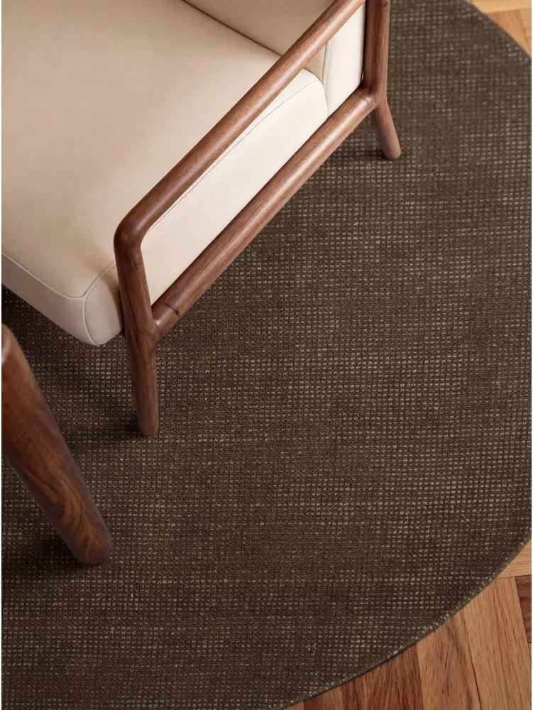 Brązowy wełniany okrągły dywan tkany ręcznie ø 160 cm Greenwich – Ted Baker