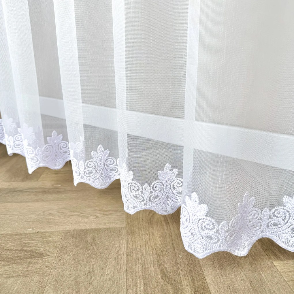 Firana gładka na bambusie z haftowanym wzorem opalizująca nić - wys. 280 cm