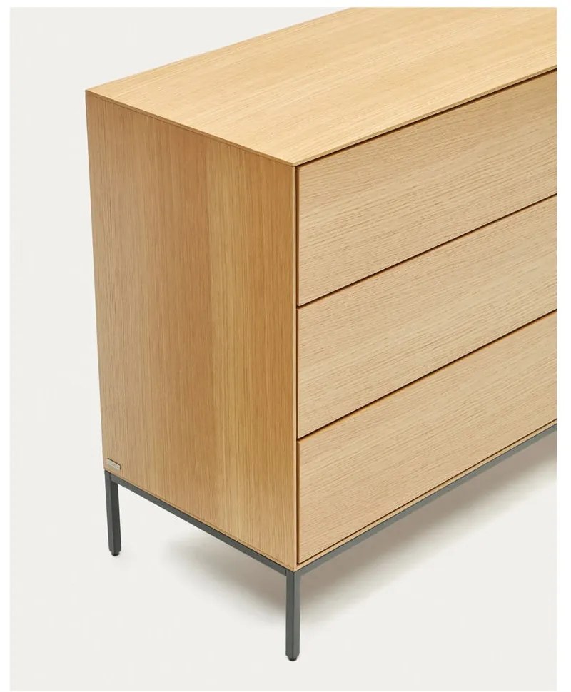Niska komoda w dekorze dębu 110x75 cm Vedrana – Kave Home