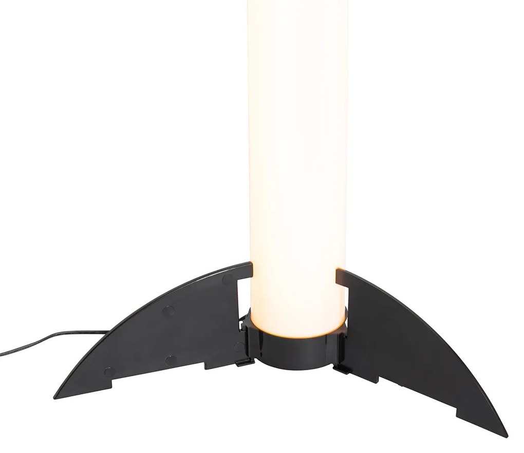 Lampa stojąca czarna z możliwością regulacji barwy światła w Kelvinach z pilotem - BombaDesignerski Oswietlenie wewnetrzne