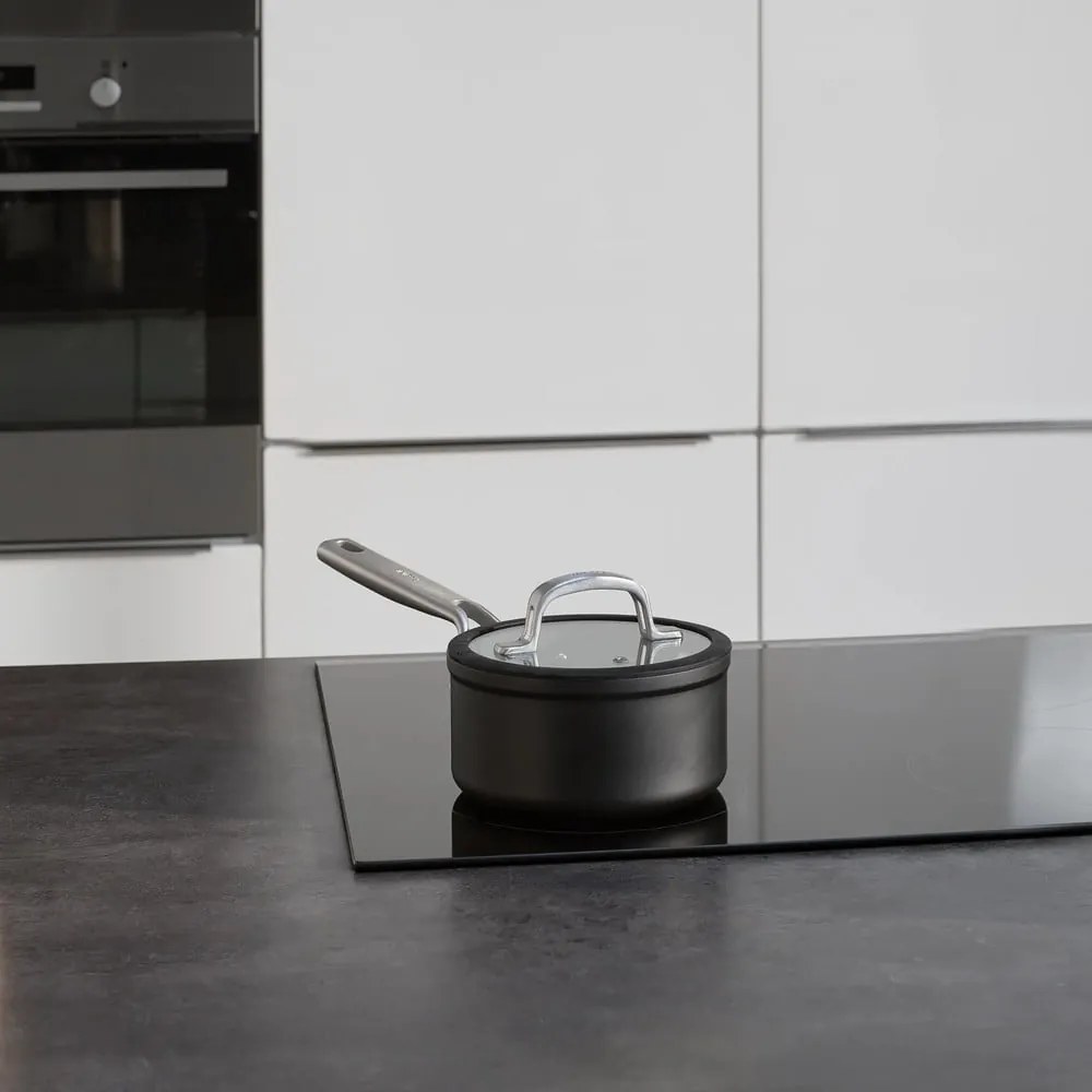 Garnek aluminiowy z pokrywką/z nieprzywierającą powierzchnią odpowiedni na indukcję 1,3 l Meda 3.0 – FABINI