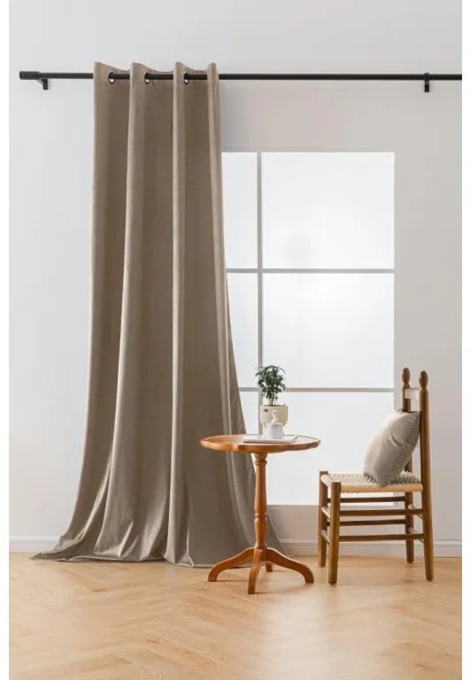 Jasno-beżowa zasłona zaciemniająca VELVET 140x250 cm Zawieszanie: Metalowe pierścienie