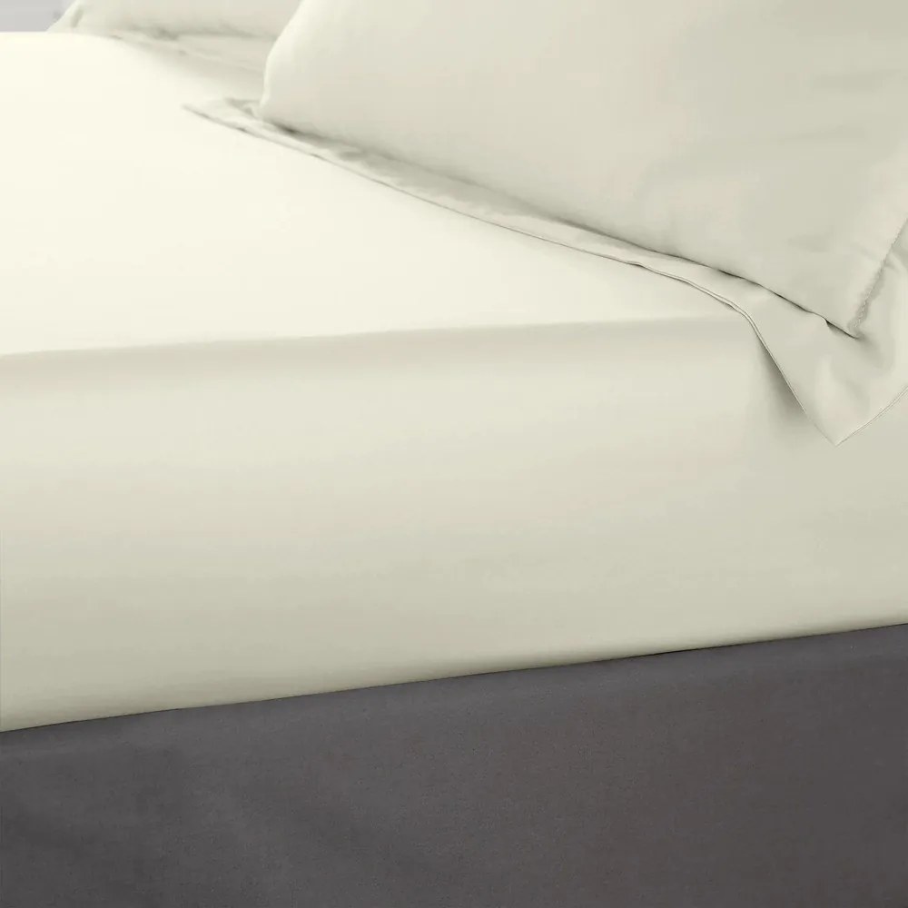 Beżowe satynowe prześcieradło z gumką 135x190 cm Silky Soft – Catherine Lansfield
