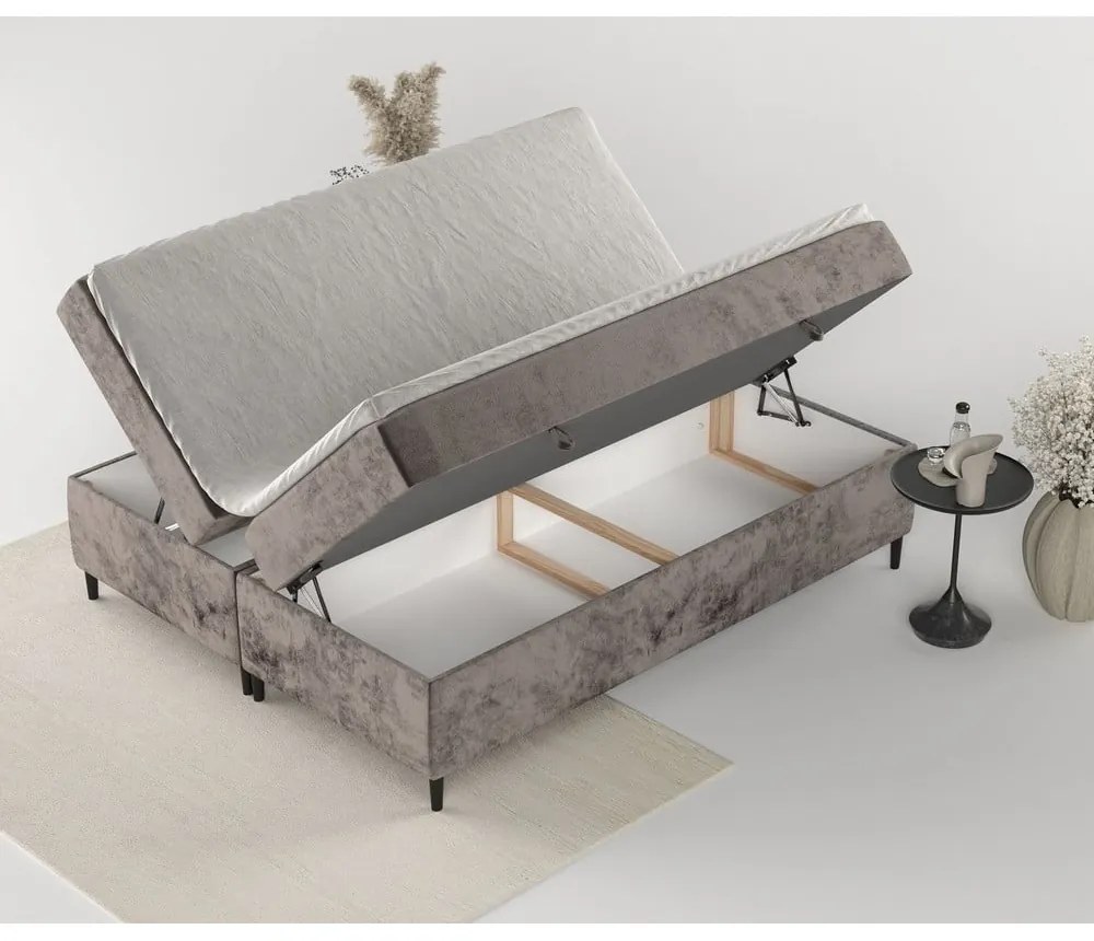 Brązowe łóżko boxspring ze schowkiem 140x200 cm Araya – Maison de Rêve