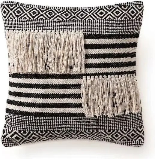 Wzorzysta poszewka boho Deja