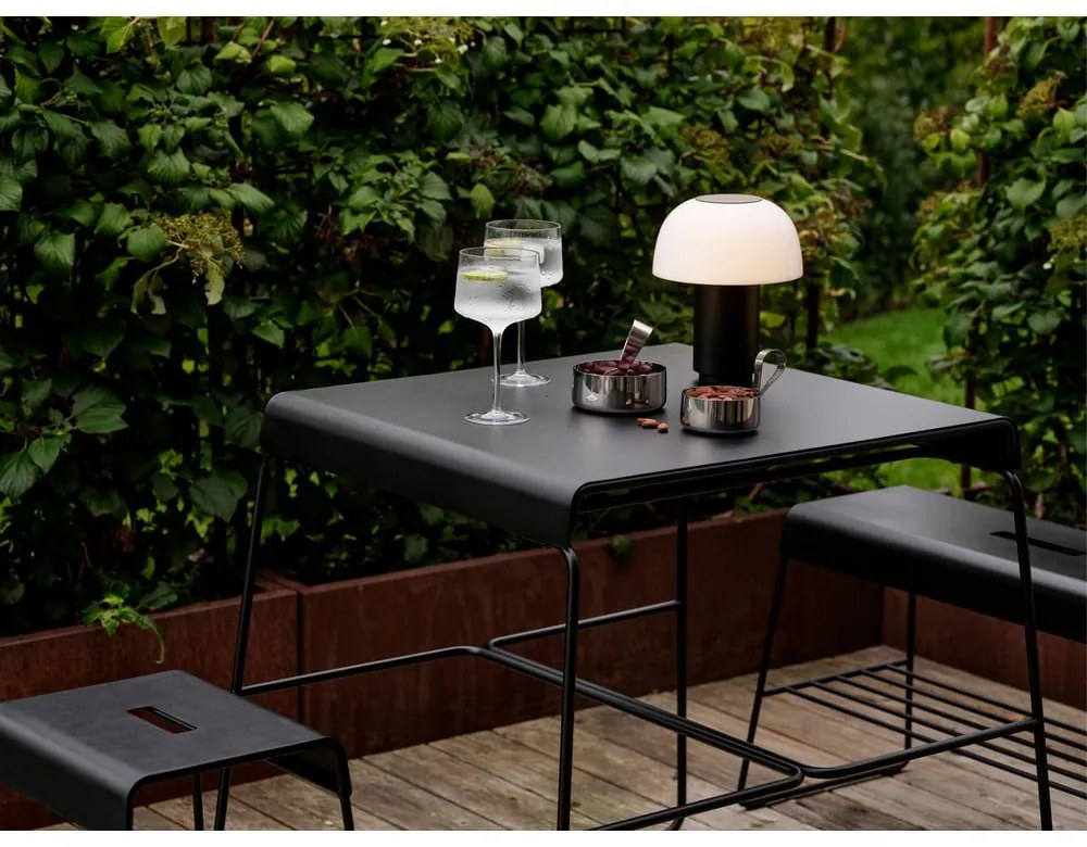 Czarny metalowy stół 58x75 cm A-Café – Zone