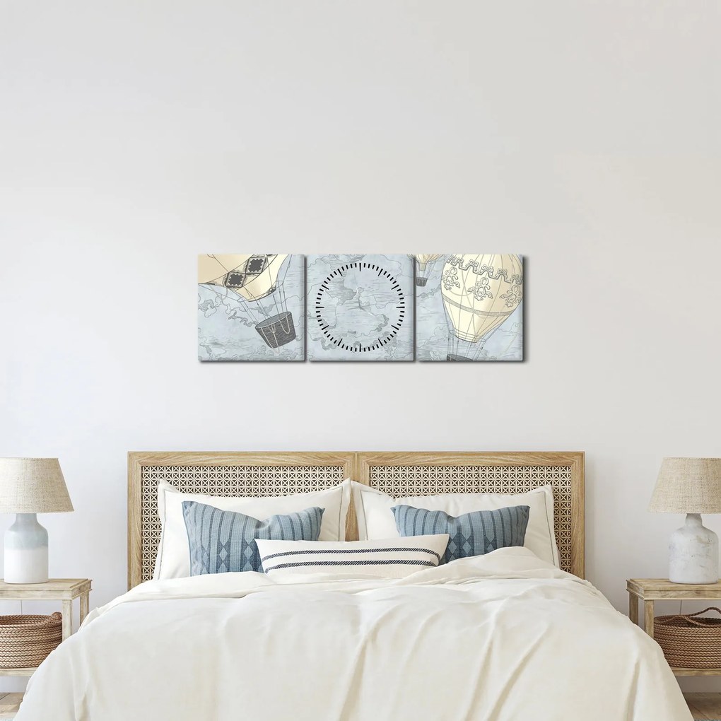 Obraz - Balony nad miastem, zimne odcienie (z zegarem) (90x30 cm)
