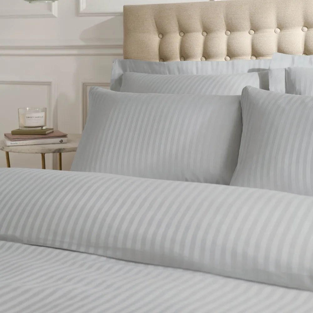Szara adamaszkowa pościel dwuosobowa 230x220 cm Satin Stripe – Catherine Lansfield