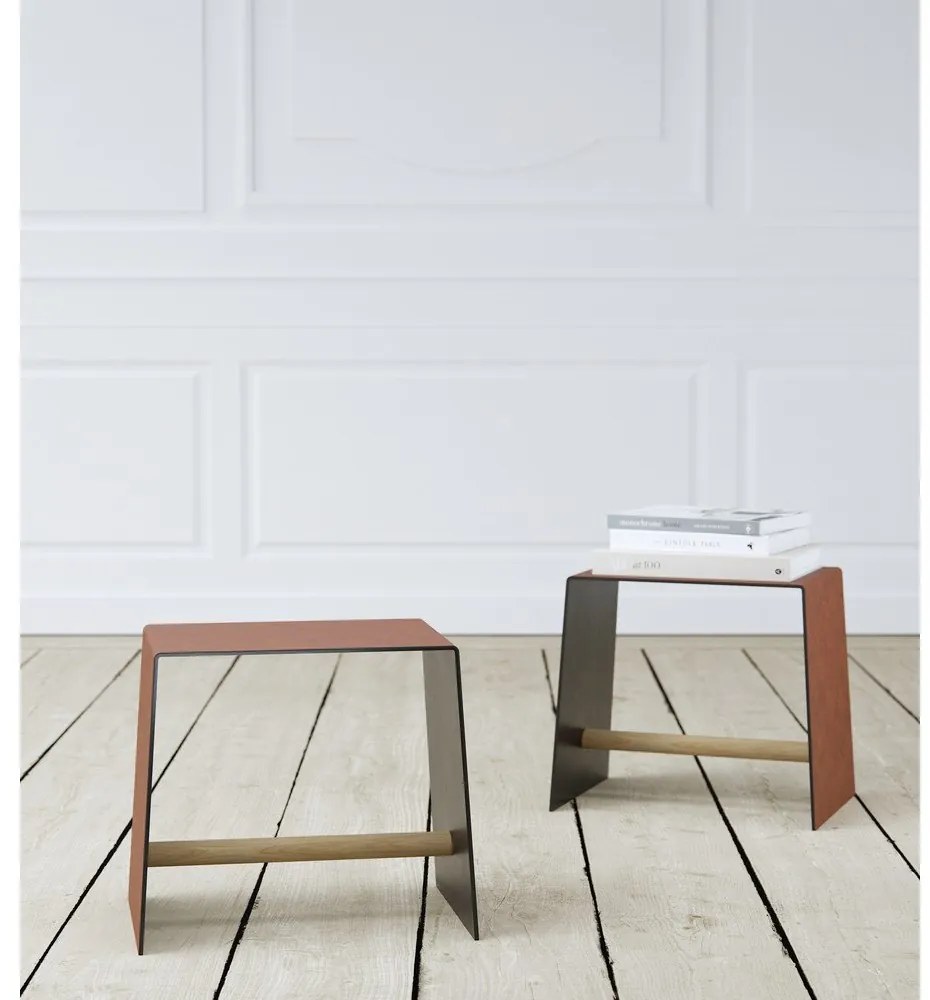 Koniakowy metalowy stołek Bull – LIND DNA