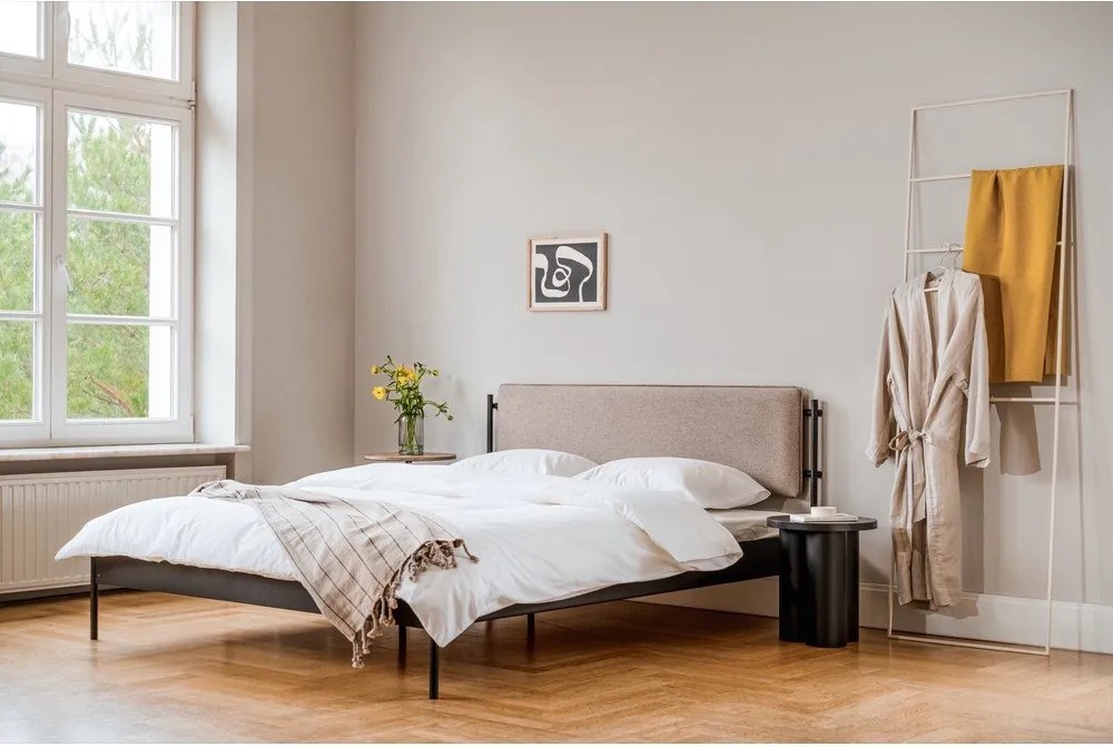 Czarne stalowe tapicerowane łóżko dwuosobowe ze stelażem 180x200 cm Eton Basic – noo.ma