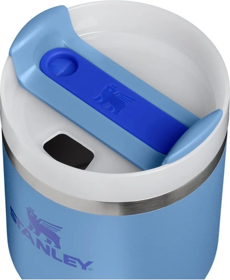 Niebieski termos ze stali nierdzewnej ze słomką 600 ml Quencher H2.O FlowState™ Tumbler Blue Sky – Stanley