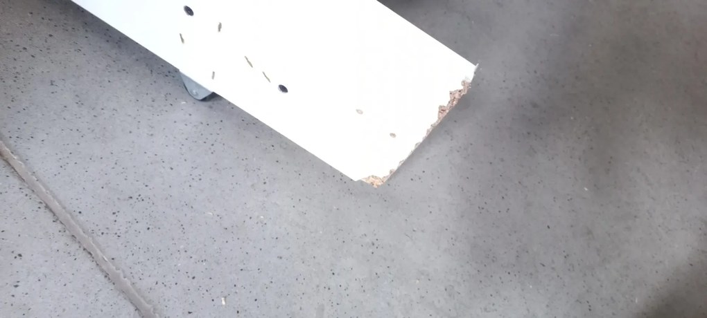 Sofa rozkładana z funkcją spania FULGEO różowa/jasnofioletowa prawa - powystawowa ELTAP