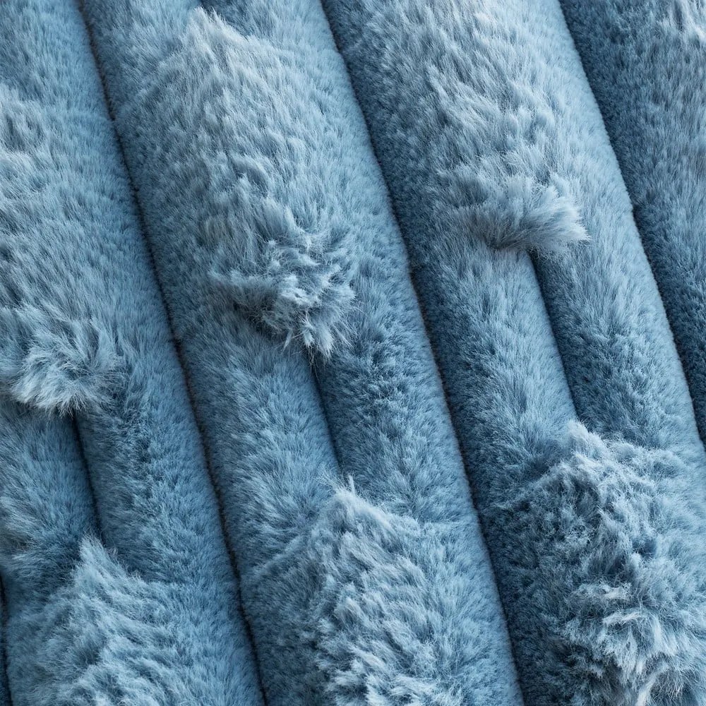 Niebieski koc z mikropluszu 150x200 cm Carved Fur – Bianca