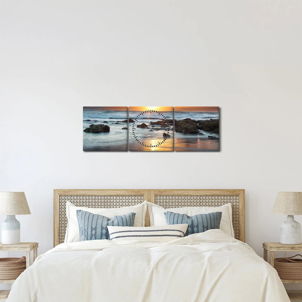 Obraz - Skąpane w słońcu morze (z zegarem) (90x30 cm)