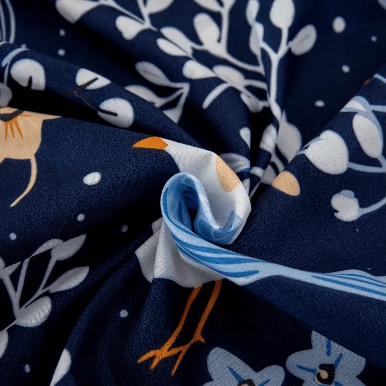 PrzytulneMieszkanie.pl Prześcieradło z mikrofibry DENIM BIRDS niebieskie 90x200 cm