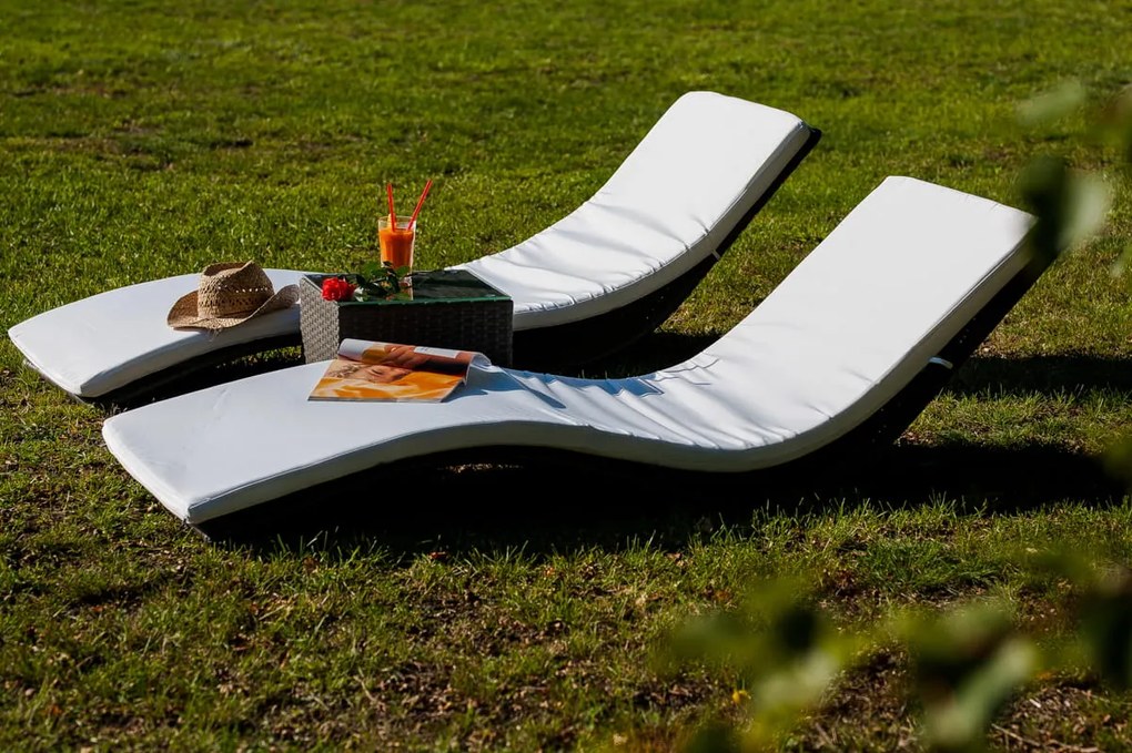 Szare leżanki ogrodowe ze stolikiem Successo