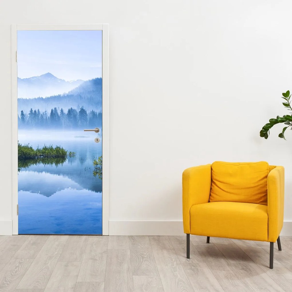 Fototapeta na drzwi - Górskie jezioro (95x205cm)