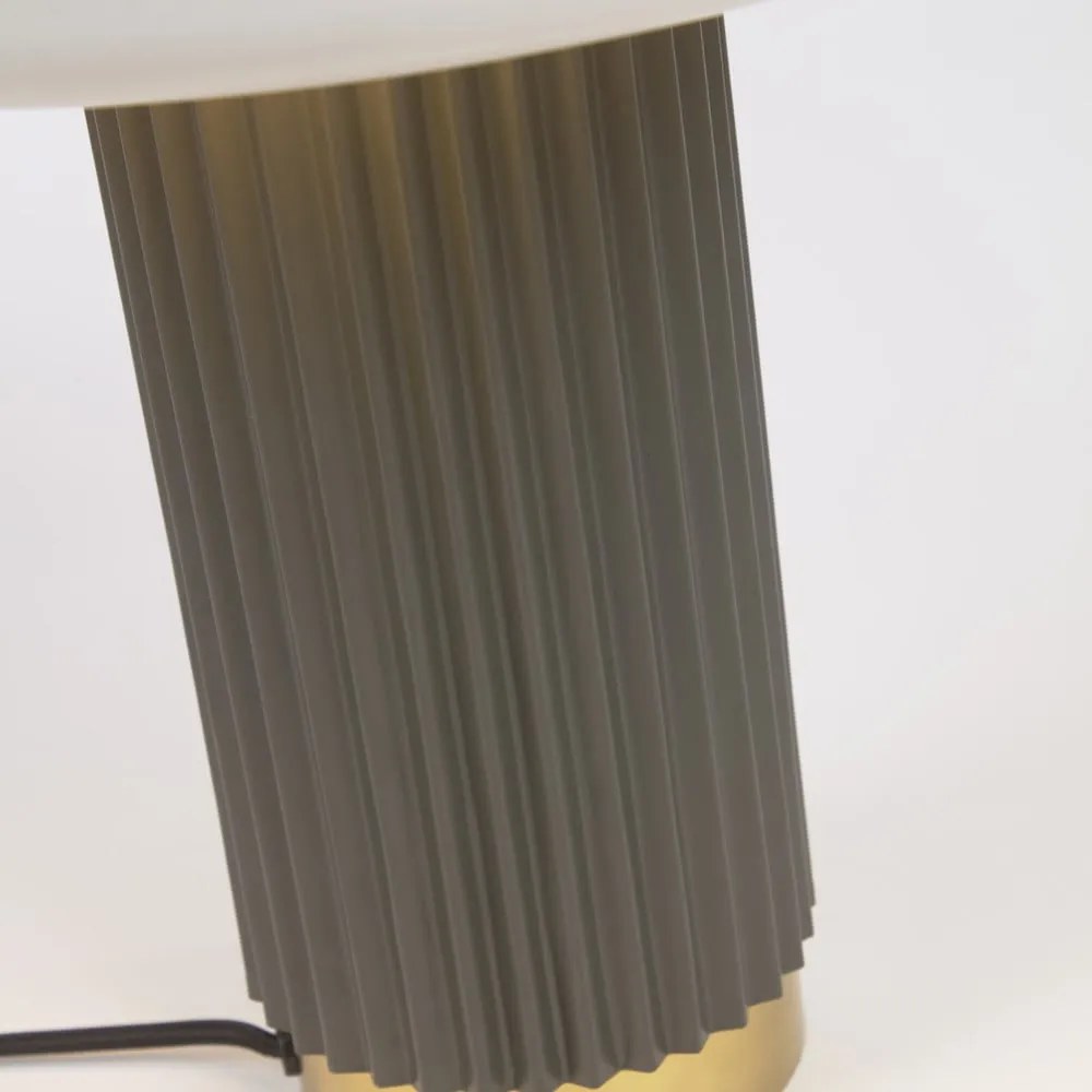 Biało-zielona lampa stołowa z metalowym kloszem (wys. 37,5 cm) Serenella – Kave Home