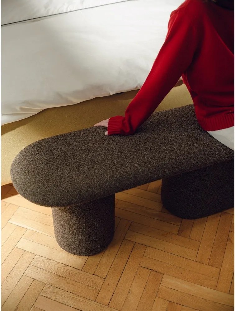 Brązowa tapicerowana ławka z materiału bouclé Rull – noo.ma