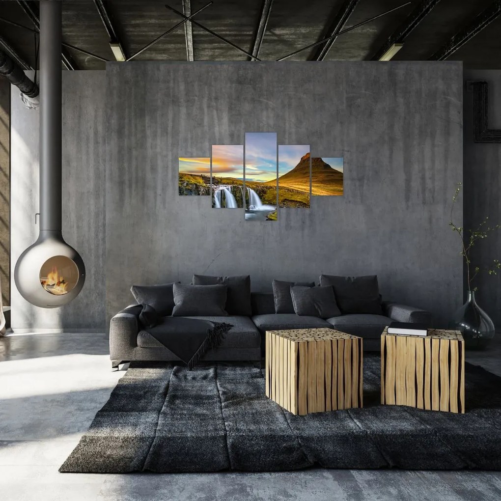 Zdjęcie góry i wodospadów na Islandii (125x70 cm)