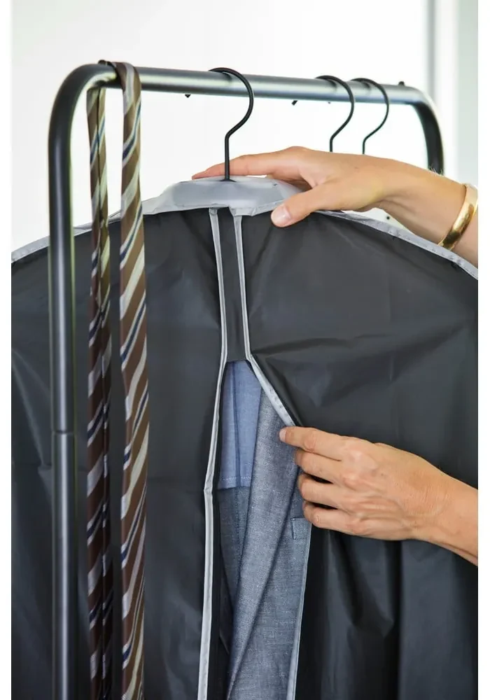 Czarny wiszący pokrowiec na ubrania Compactor Suit Bag