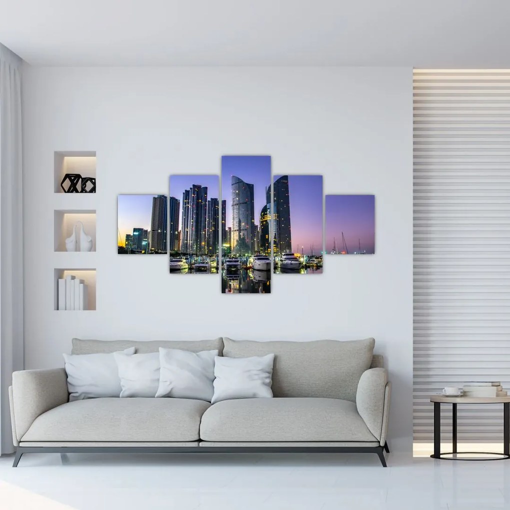 Obraz jachtów i drapaczy chmur (125x70 cm)