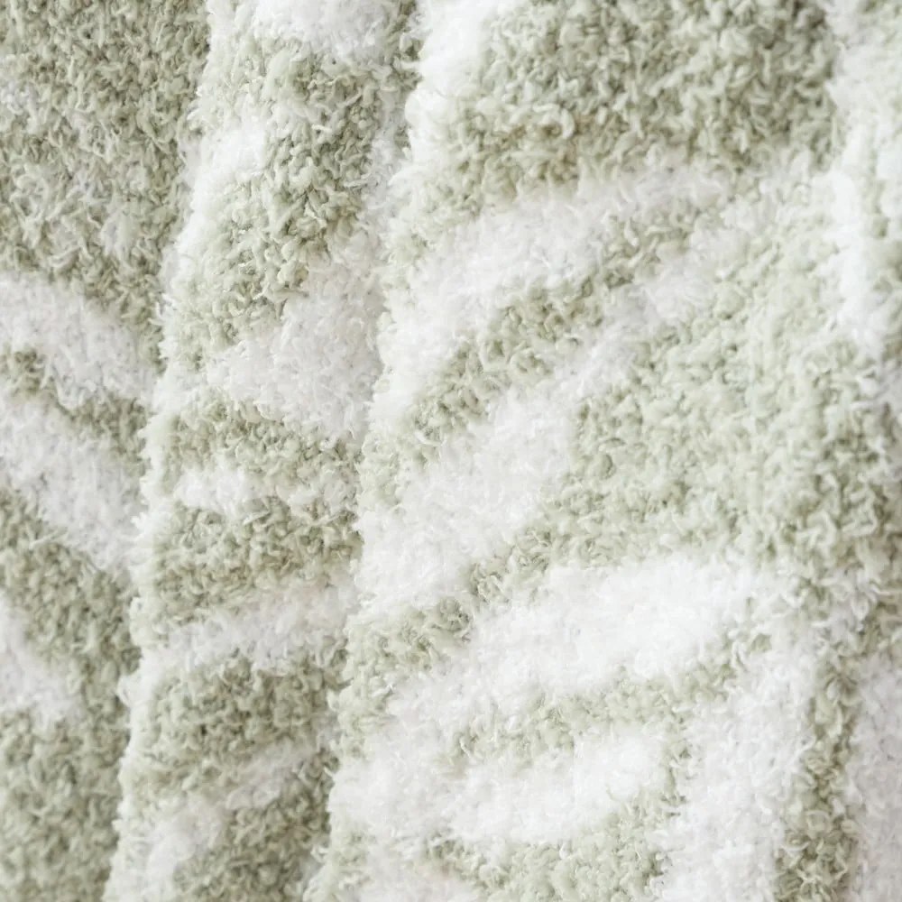 Zielony koc z mikropluszu 130x170 cm Sorrel Leaves – Catherine Lansfield