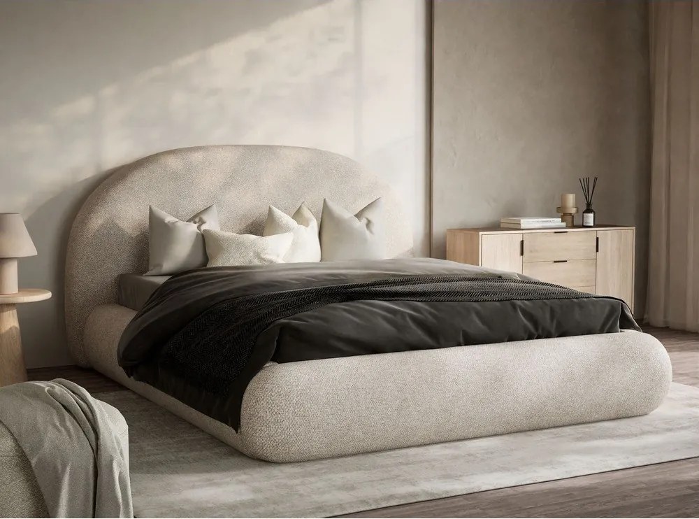 Kremowe tapicerowane łóżko dwuosobowe ze schowkiem ze stelażem 180x200 cm Maumere – Maison de Rêve