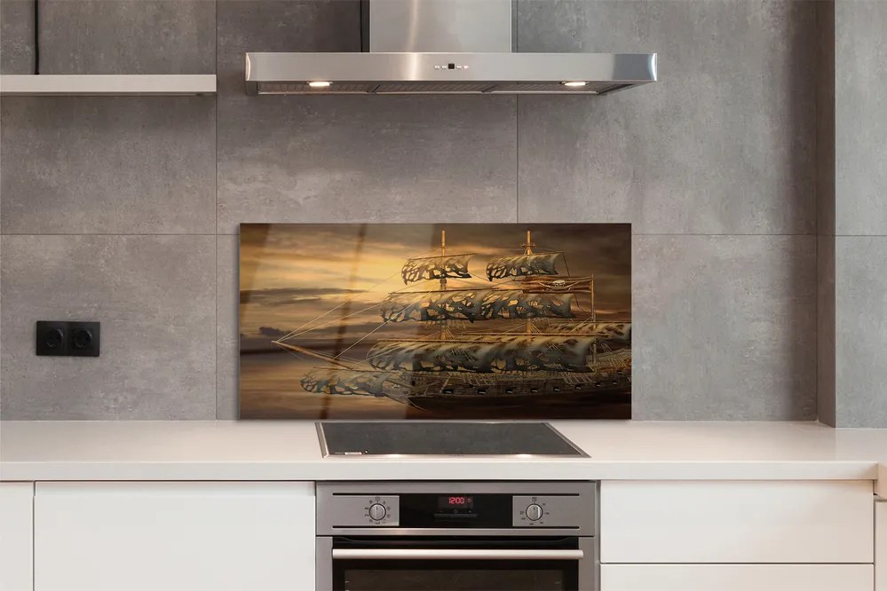 Szkło do Kuchni na Ścianę Statek na tle Morskich Chmur