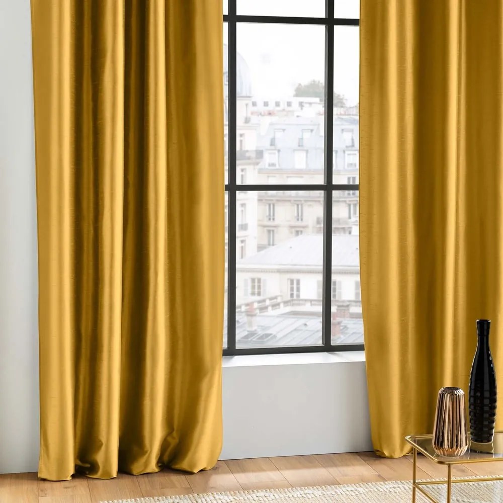 Żółta zasłona z mikrosatyny 140x240 cm Shana – douceur d'intérieur