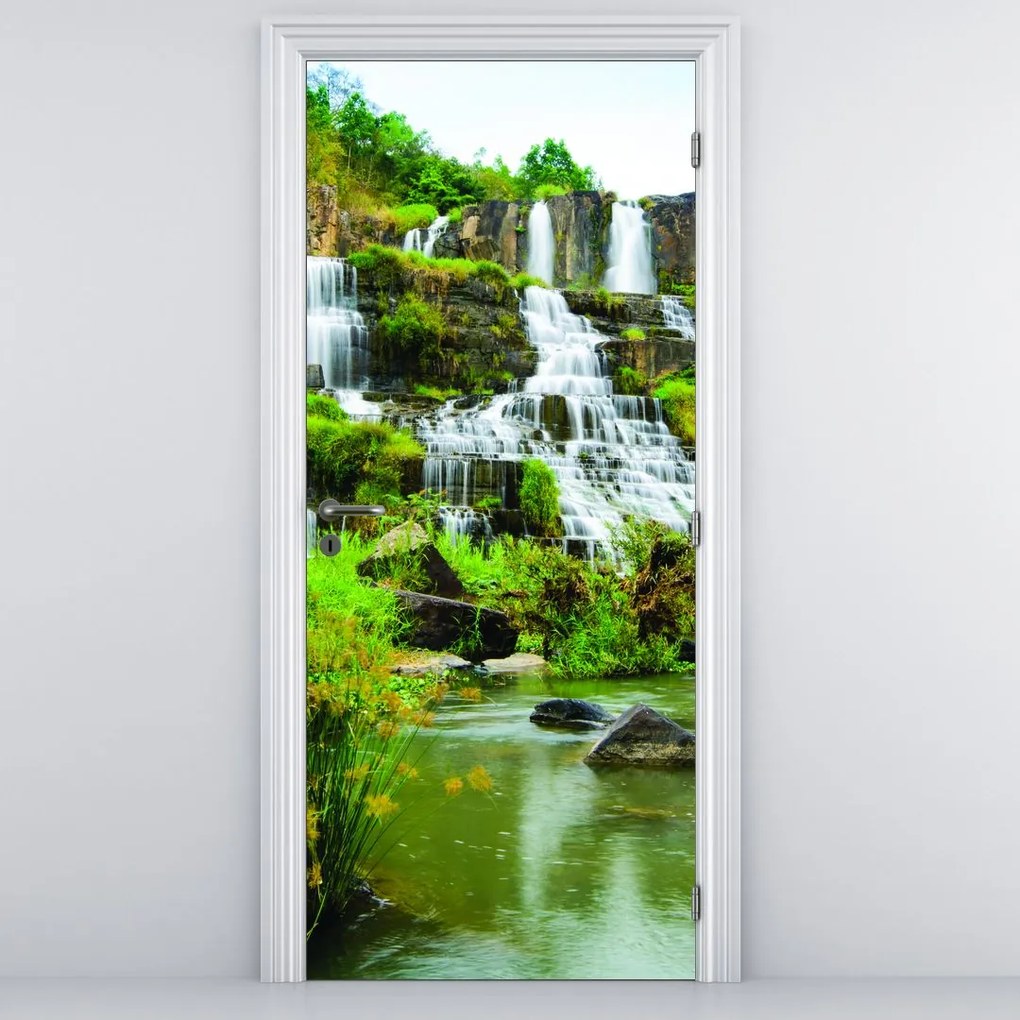 Fototapeta na drzwi - Wodospady z zielenią (95x205cm)