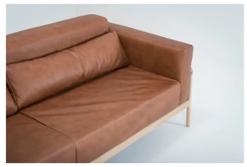 Karmelowa sofa z bawolej skóry z konstrukcją z litego drewna dębowego Gazzda Fawn, 240 cm