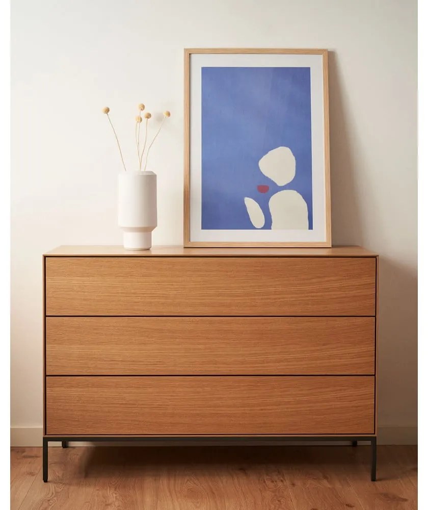 Niska komoda w dekorze dębu 110x75 cm Vedrana – Kave Home