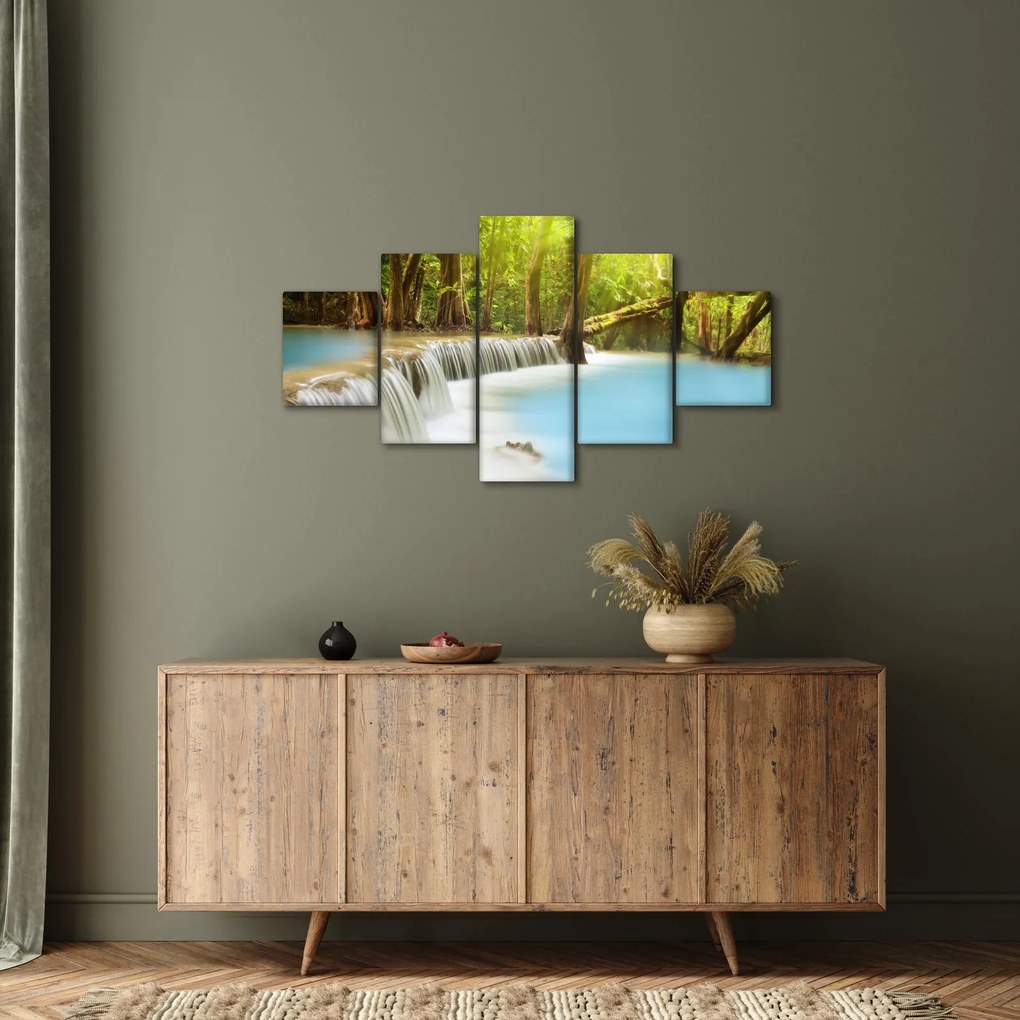 Obraz wodospadu Huai Mae Kamin w lesie (125x70 cm)