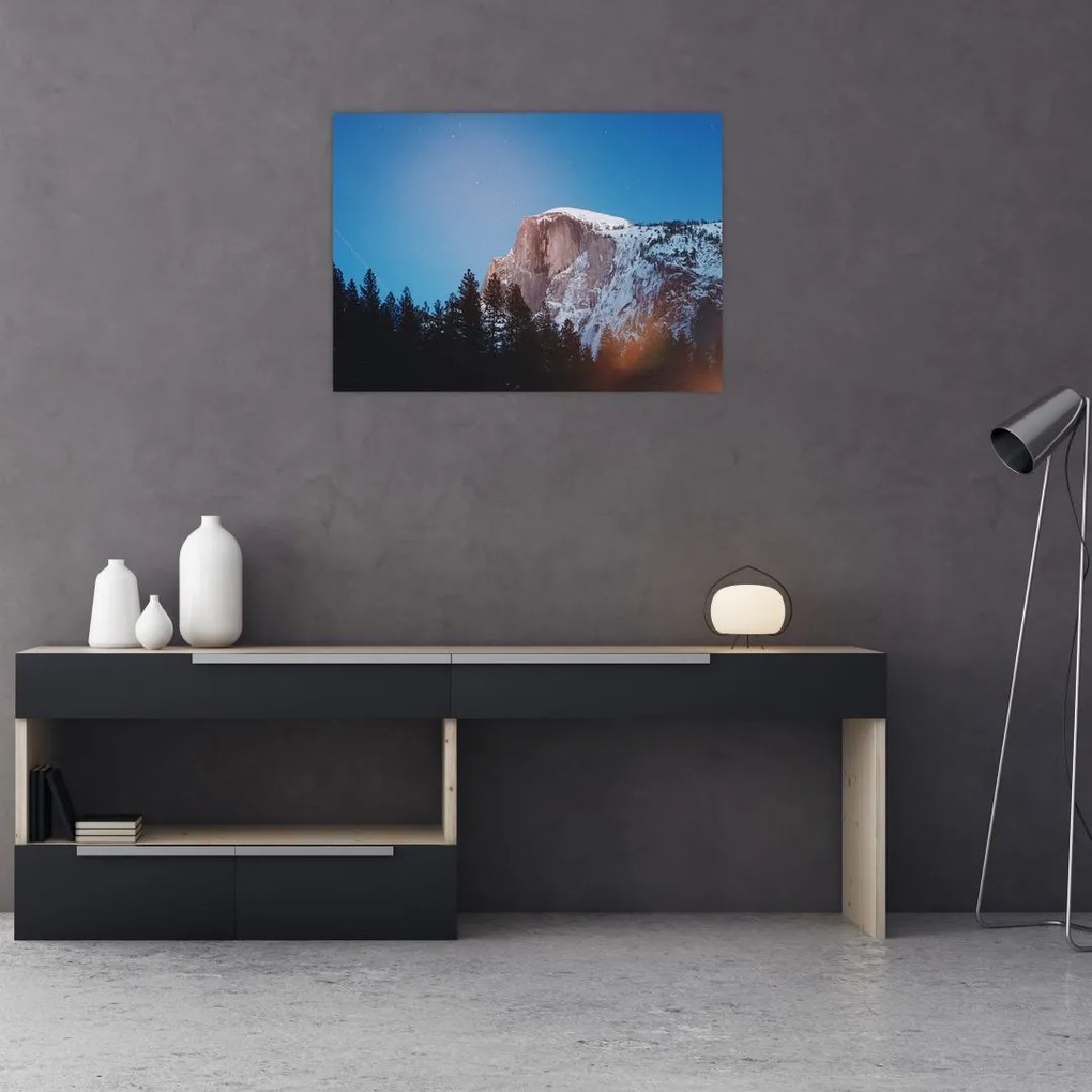 Obraz na szkle - Nocny szczyt gór (70x50 cm)