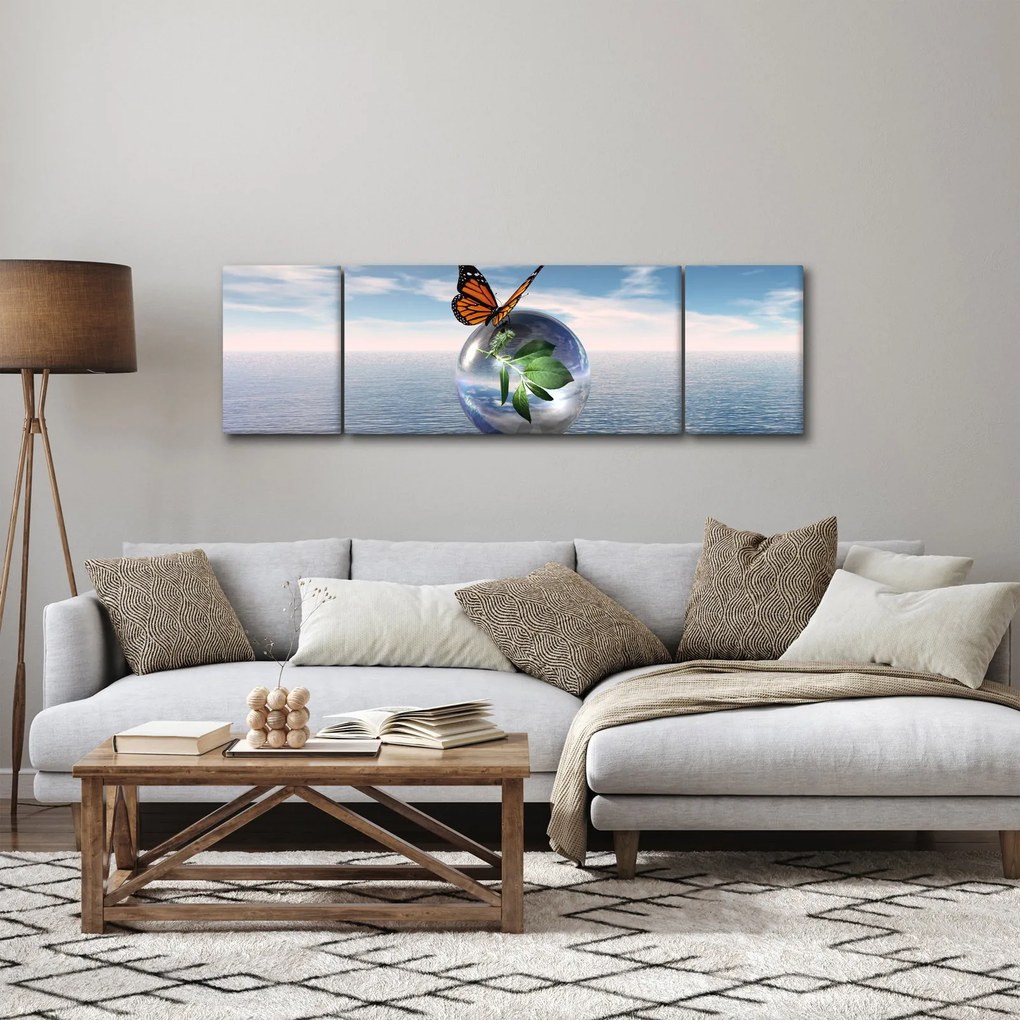 Obraz motyla na szklanej kuli (170x50 cm)