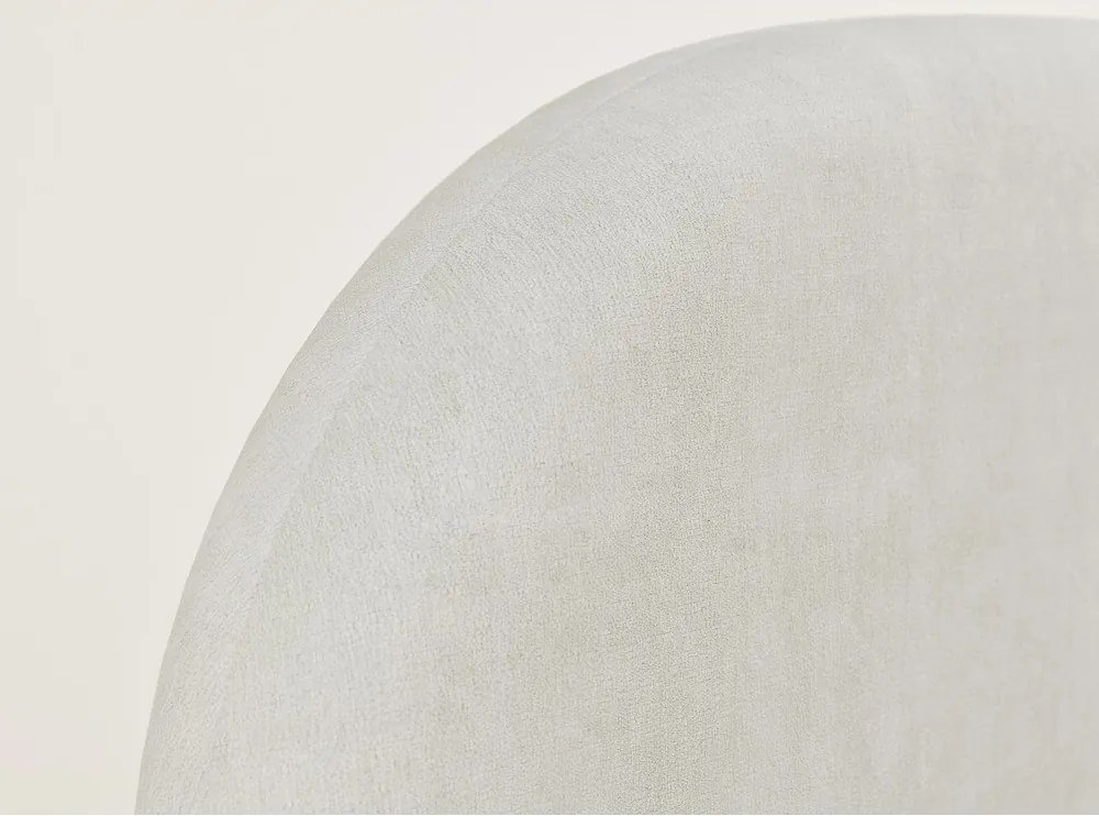 Kremowe tapicerowane łóżko dwuosobowe ze schowkiem i stelażem 160x200 cm Maumere – Maison de Rêve