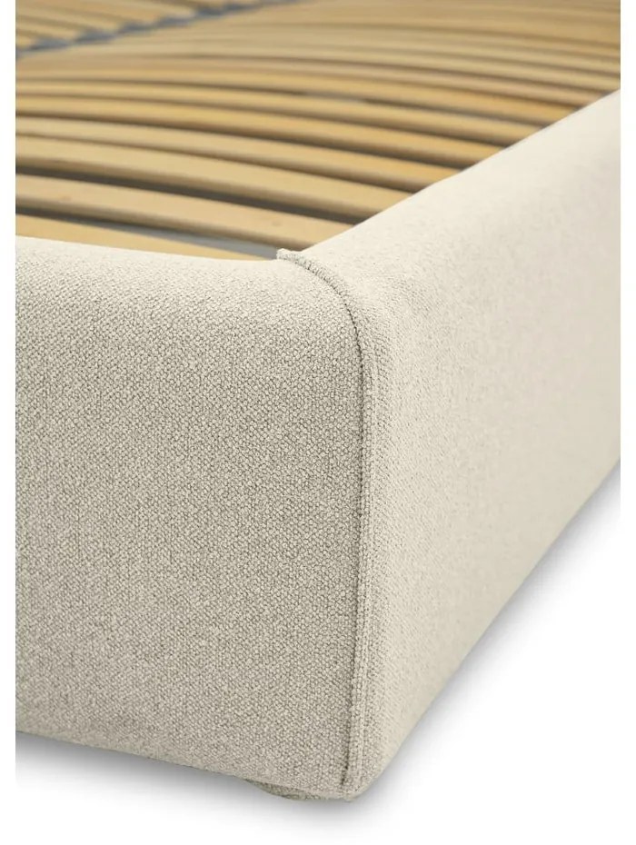 Kremowe tapicerowane łóżko dwuosobowe ze schowkiem ze stelażem 140x190 cm Sea – Scandic