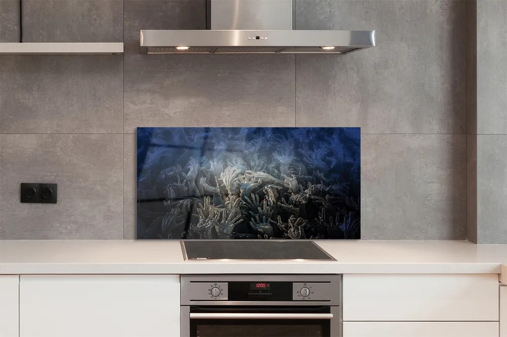 Panel szklany do Kuchni Dłonie w Niebieskiej Poświacie