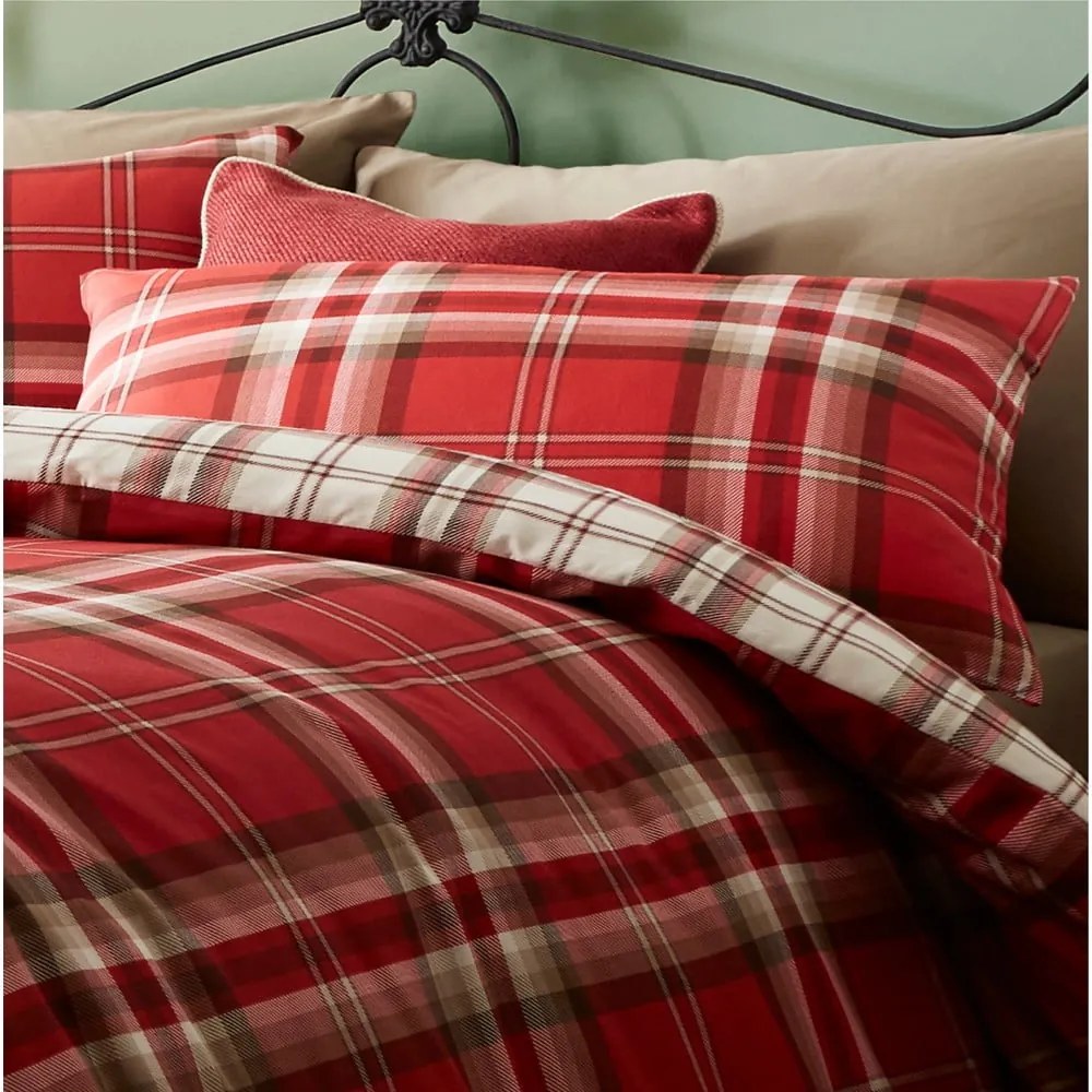 Czerwona pościel jednoosobowa Catherine Lansfield Kelso Red, 135x200 cm