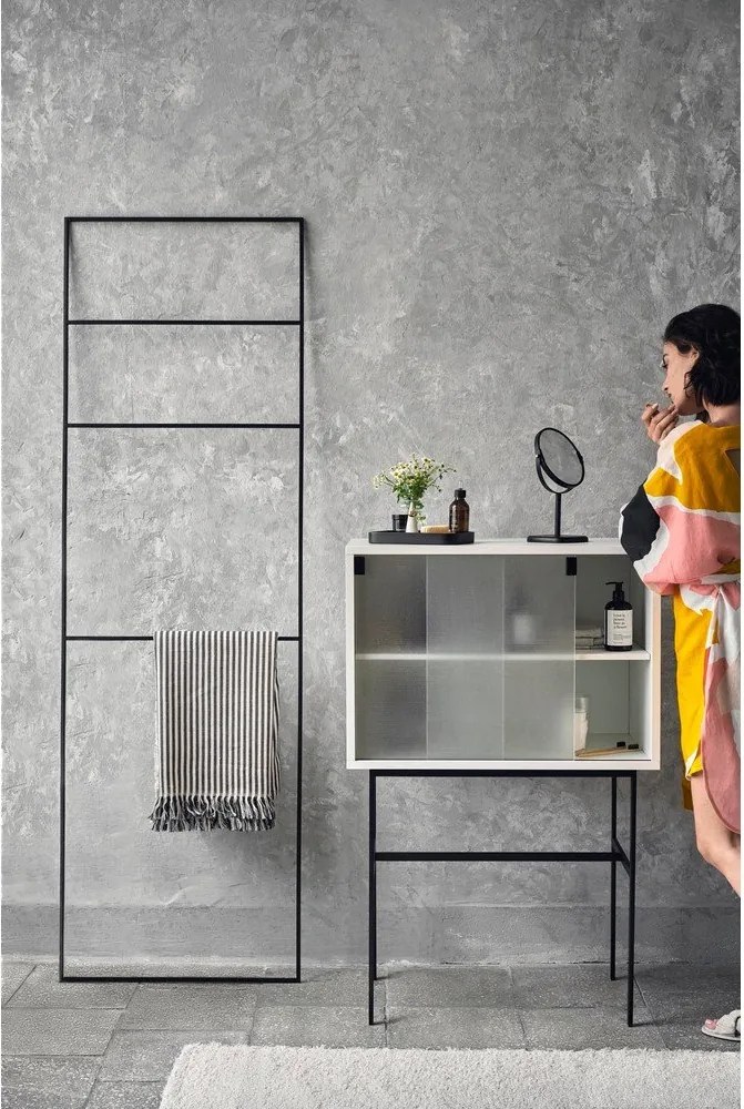 Szarobeżowa witryna z drzwiami przesuwnymi 70x109x40 cm Lekko – noo.ma