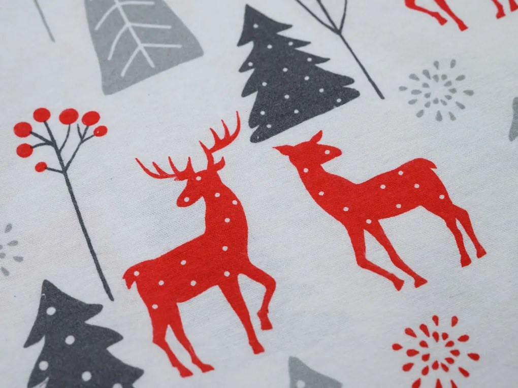 PrzytulneMieszkanie.pl PrzytulneMieszkanie.pl Flanelowa pościel RED DEERS AND TREES biała Rozmiar pościeli: 2 szt 70 x 90 cm | 200 x 220 cm