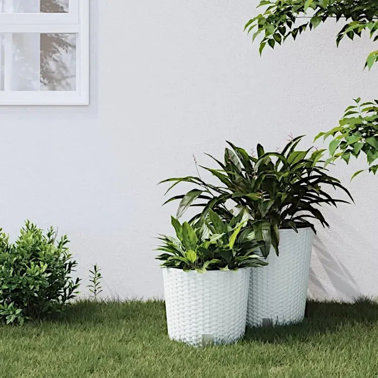 Biała donica o wyglądzie rattanu A4-A18