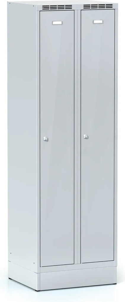 Metalowa szafka ubraniowa S7 na cokole, 2-drzwiowa, 1904 x 600 x 500 mm, zamek cylindryczny, drzwi szare