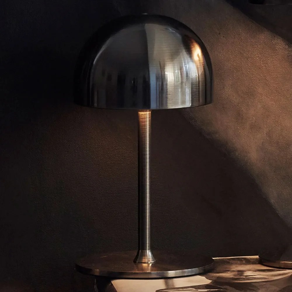 Ciemnoszara lampa stołowa LED ze zdalnym sterowaniem i metalowym kloszem (wysokość 22 cm) Tim – Sirius